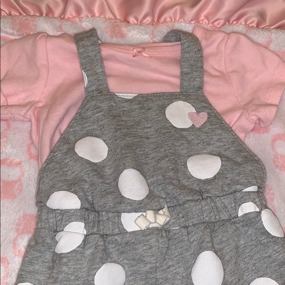 Adorable baby girl romper with pink shirt - Picture 2 of 4